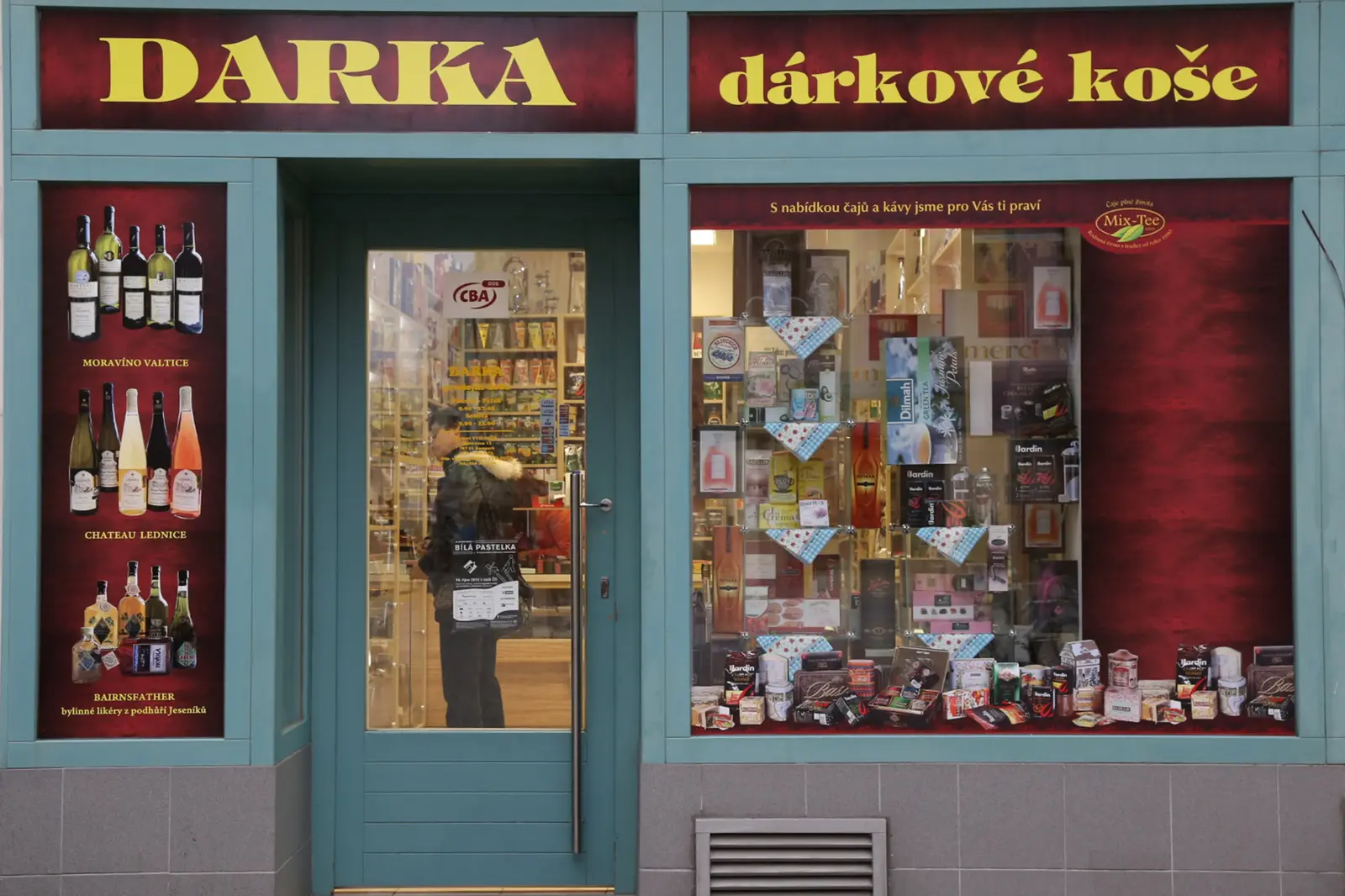 Výloha prodejny Darka na Točáku